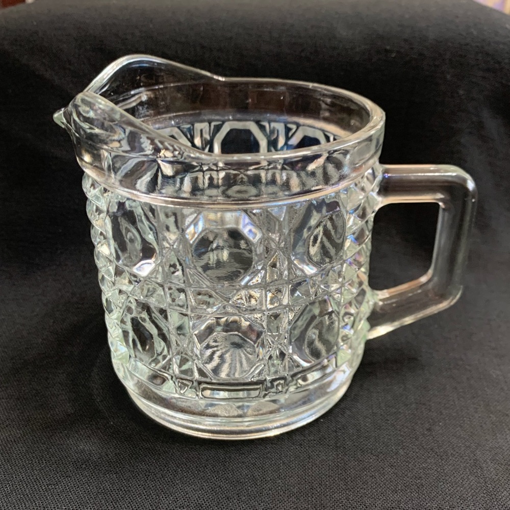 VINTAGE FEDERAL GLASS WINDSOR BUTTON & CANE CREAMER - Picture 2 of 5
